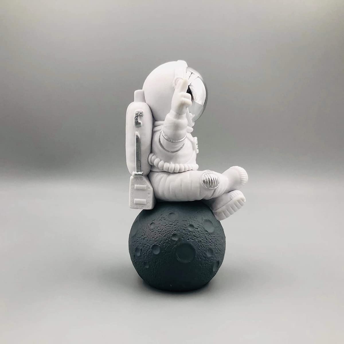 Cute Outer Space Astronaut Figurine Action Figure Toys Statue for Showpiece Home Living Room Decor Office Desktop Decoration Car Dashboard, Kids Birthday Party Gift, Resin - Image 4